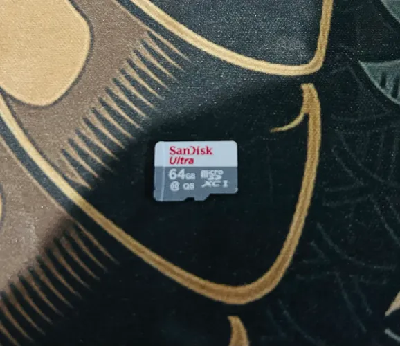 Cartão de memória (micro sd) sandisk 64GB + Adaptador de micro sd