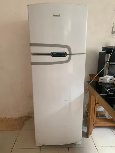 Geladeira usada em bom estado funcionando normalmente