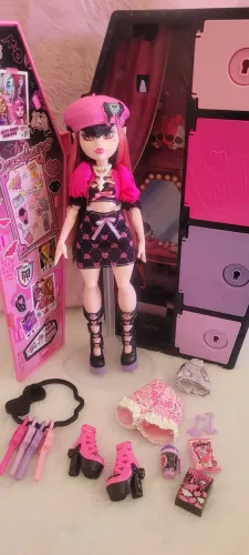Monster High Draculaura Skulltimate Secrets