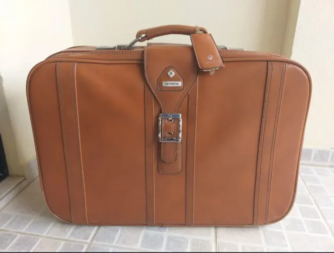 MALA DE COURO ANTIGA SAMSONITE. EXCELENTE CONDIÇÕES 
