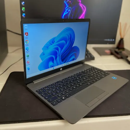 HP i3 13° / 8gb Ram / 256gb NVMe