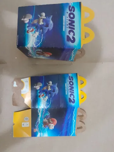 Bonecos Sonic + Gibis Marvel 