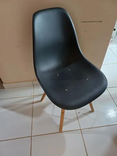 1 cadeira eiffel preta