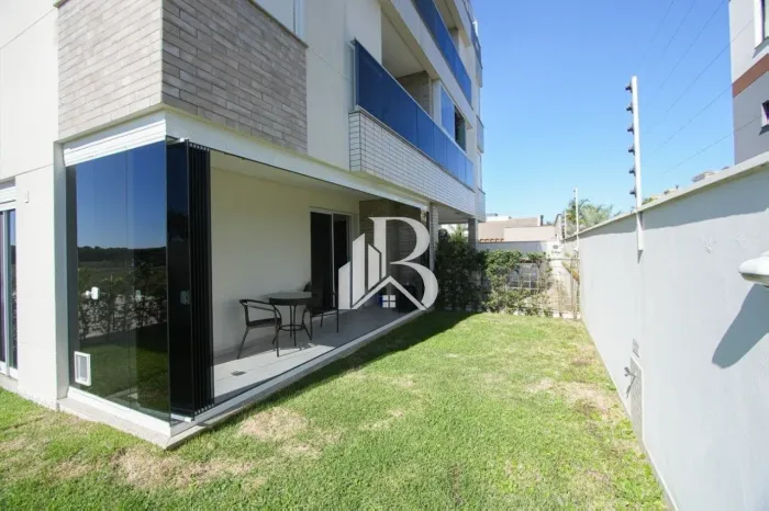 Apartamento garden pé na areia com 57m, 1 quarto sendo 1 suíte e 1 vaga no Novo Campeche