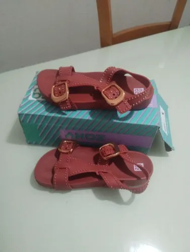 Vendo sandália nova da Grendene retirada na zona norte 