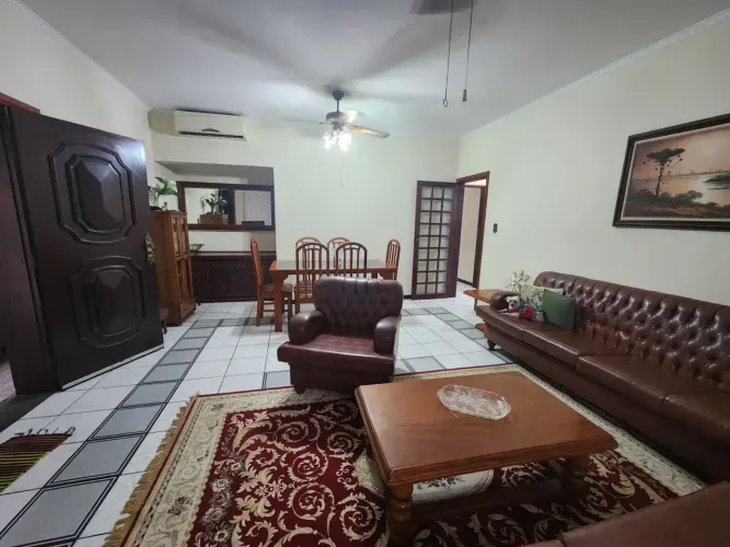 Casa para venda com 5 domitórios no  Canto do Forte - Praia Grande - SP