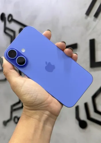  iPhone 16 Ultramarine - 128GB Bateria: 100% (Garantia Apple até 13/04/2027)