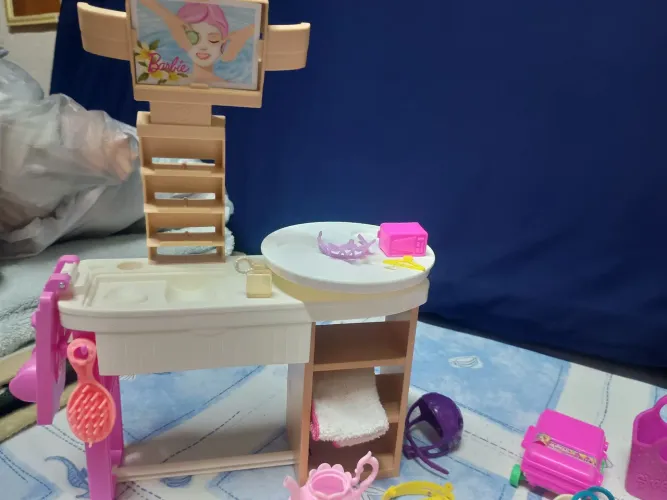 Penteadeira da Barbie/ roupas e acessórios 
