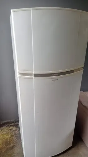 Geladeira consul bivolt