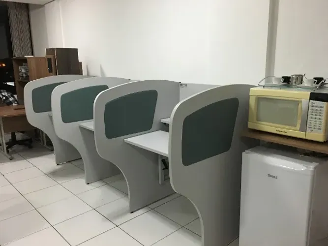 VENDO PAs de Atendimento / Estações de Trabalho com Divisórias e Abafamento de Som