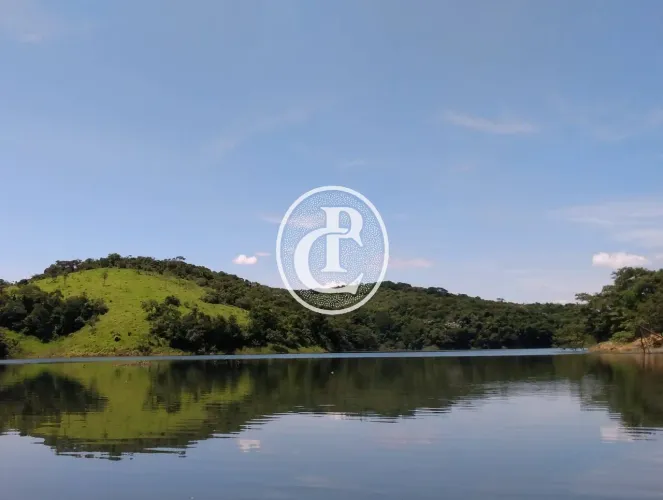 Chácara as margens da Represa de Paraibuna/SP