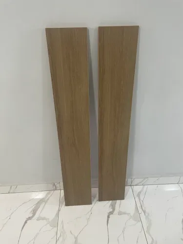 Vende-se prateleira