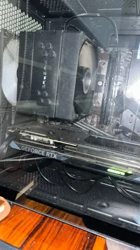 PC Gamer Ryzen 7 5700 + RTX 5060 8GB + 32GB RAM ? menos de 4 meses de uso