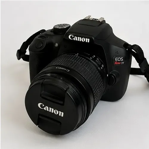 Canon EOS T7