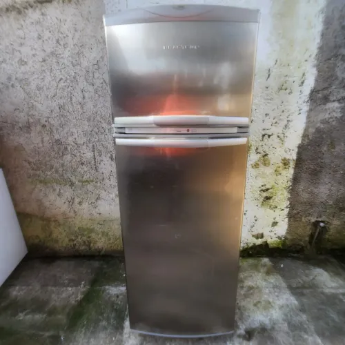 GELADEIRA FROSTFREE INOX 380 LITROS ( TODA REVISADA) (ENTREGAMOS NO LOCAL)