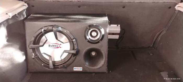 Vendo uma caixa de som para carro
