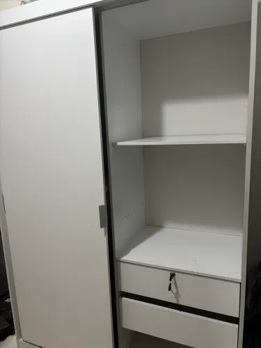 ARMÁRIO DUAS PORTAS