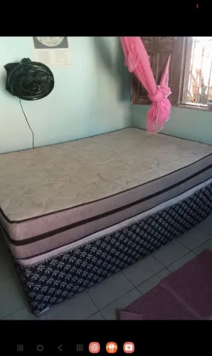 Cama casal seminário nova em excelente estado
