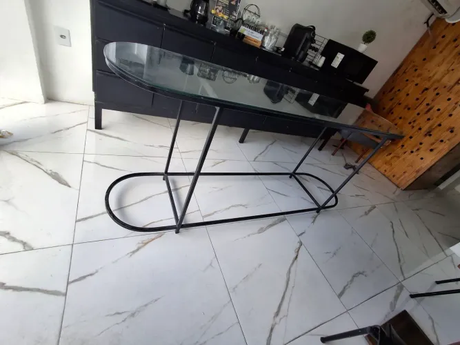 Mesa de vidro  expositora para loja de roupas 