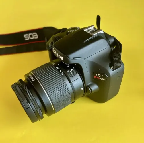 Câmera Canon T100 