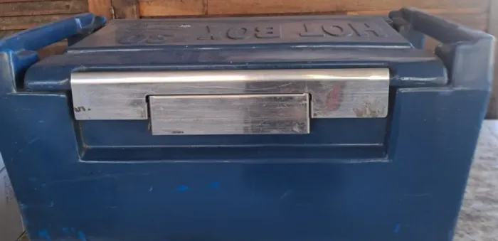 VENDO CAIXA HOT BOX