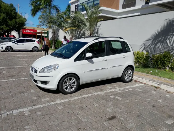 Fiat Idea Essence 1.6 Flex 16V 5P 2014