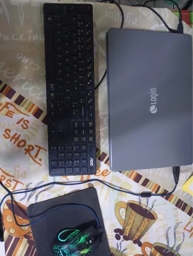 Notebook 17 polegada i3 5005 acompanha teclado e mouse 650 pra vender logo