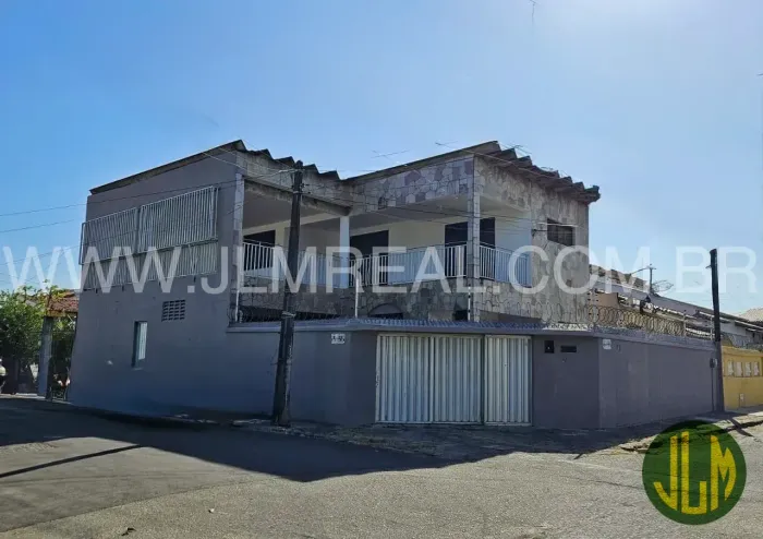 Imóvel para venda tem 250 metros quadrados com 3 quartos em Monte Castelo - Fortaleza - CE