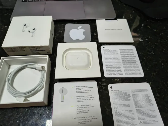AirPods 3 original em ótimo estado.