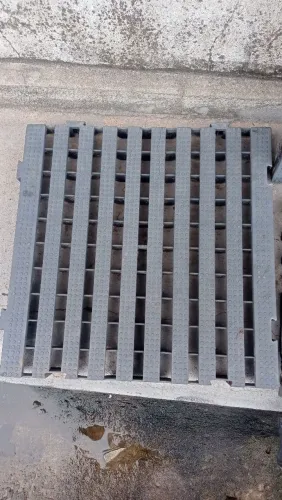 Paletes / pallet / estrado / deck de plástico 50x50