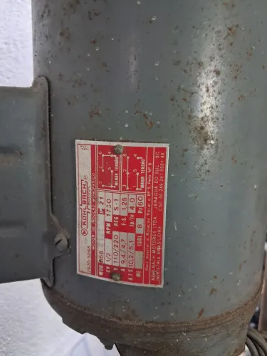 Vendo Furadeira de bancada Funcionando tudo certinho