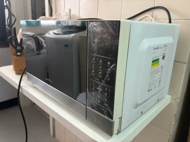 Microondas Britânia 28litros