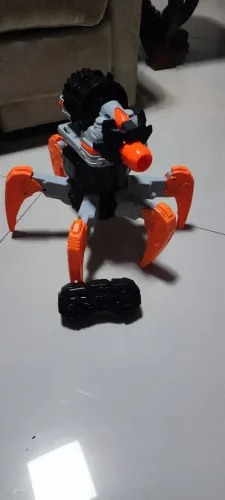 NerfCombat Creatures TerraDrone (lançado originalmente pela Hasbro em 2014).