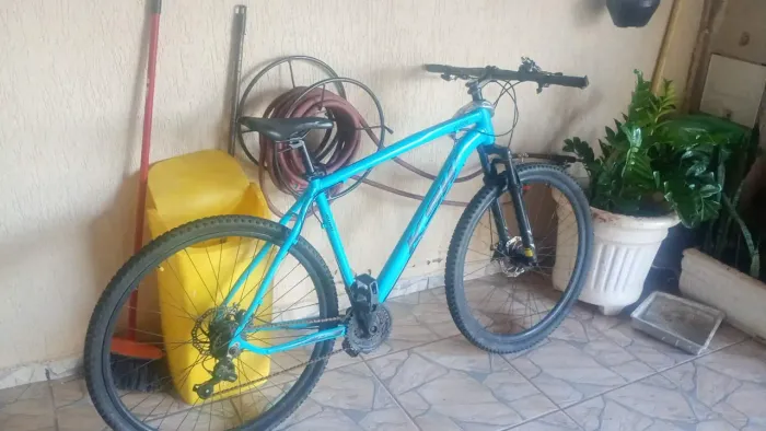 AS DUAS BIKES ARO 29 POR 1300 AS DUAS JUNTAS