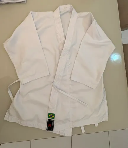 Kimono Karate M3 Em Tecido Microfibra + Faixa Kami Kimonos Branco M3