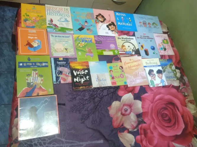 22 livros diversos(Aceito ofertas e Negociar um valor melhor)