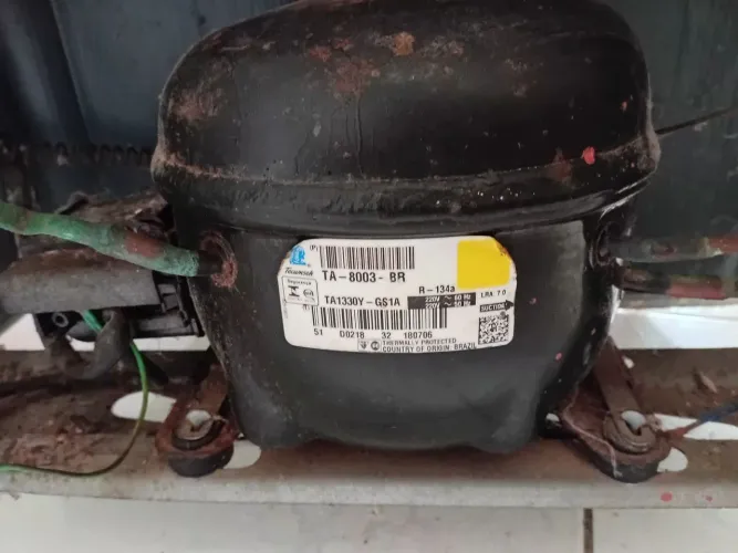 Motor de geladeira Esmaltec