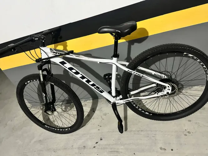 Bicicleta lótus 17,5 aro 29