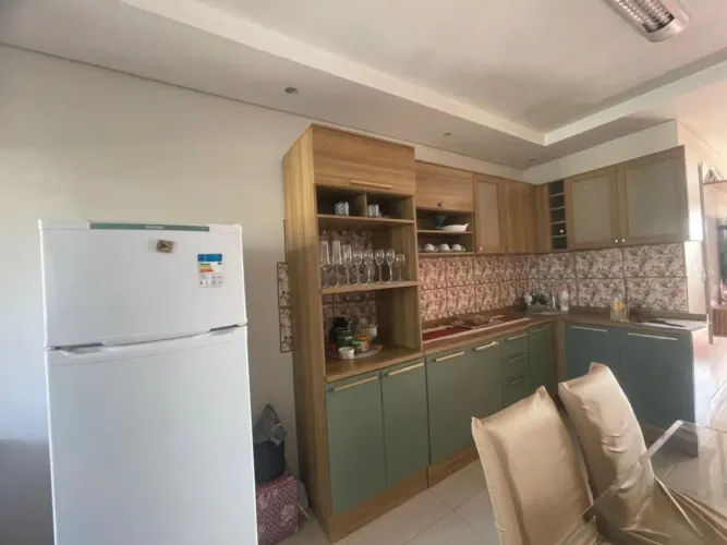 Apartamento com 3 quartos para alugar por R$ 2400.00, 98.00 m2 - JARAGUA NOVENTA E NOVE -