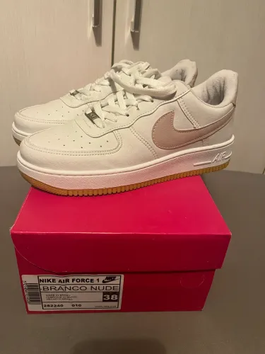 Vende Tênis Nike - N: 38