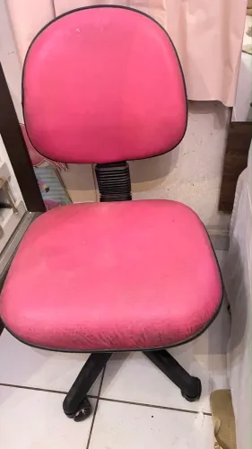 Cadeira executiva escritório rosa