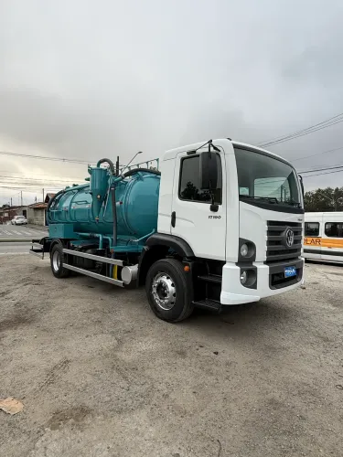 Vw 17190 2023 tanque hidro e vácuo toco limpa fossa