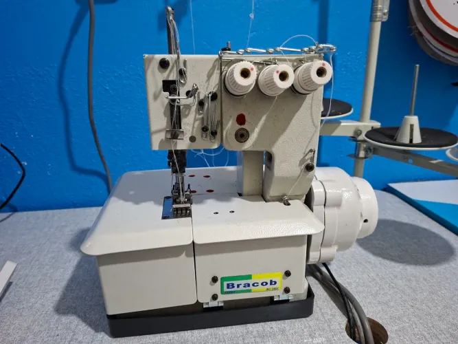 Máquina de costura galoneira diretc drive semi industrial