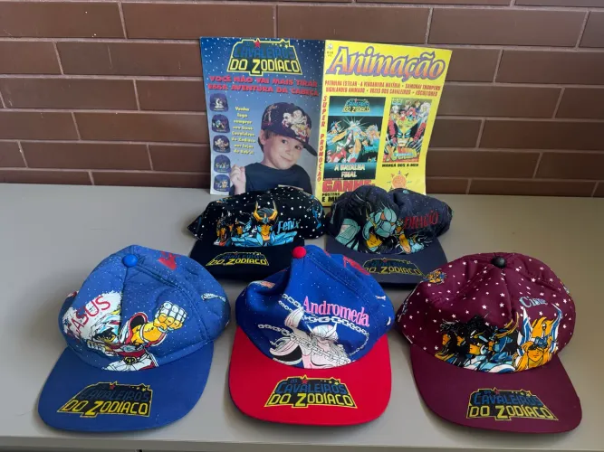 Colecao bones cavaleiros do zodiaco bobs e nao bobs com propaganda