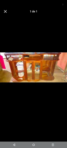 Vende-se estante