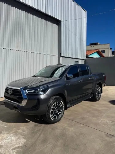 Toyota Hilux CD SRX 4X4 2.8 TDI 16V Diesel Aut. 2022