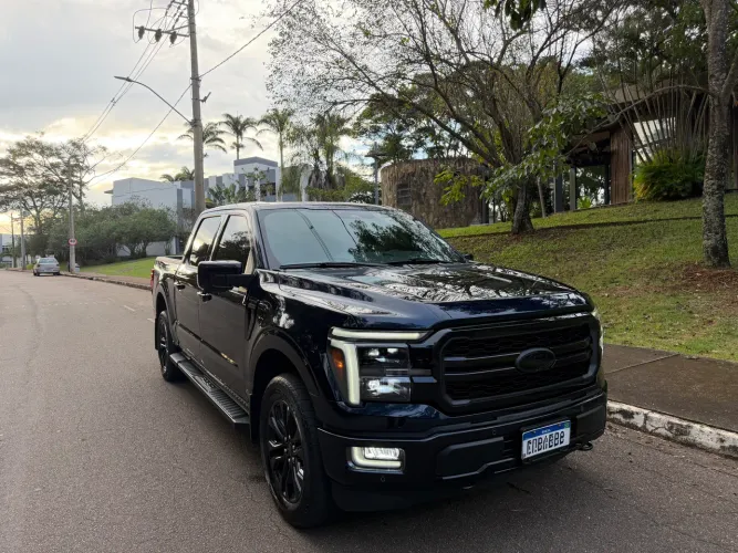 Ford F-150 Lariat Black 4X4 5.0 V8 2024