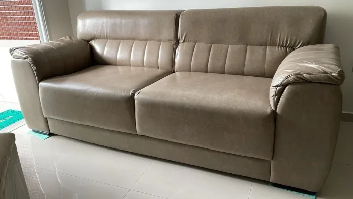 Sofá 3 lugares luxo super novo 