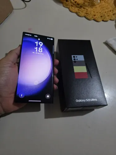 Samsung Galaxy S23 Ultra 512gb ótimo estado. 