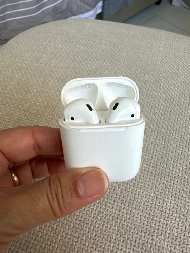 fone de ouvido Apple Original 2 geração A2031 - lado direito não funciona 